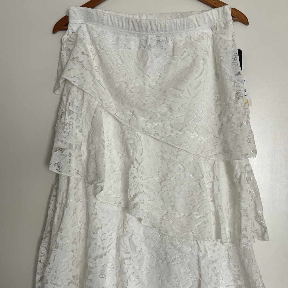 3/$15 NWT⚡️ 🤍 Tiered Layer Lace Midi Skirt